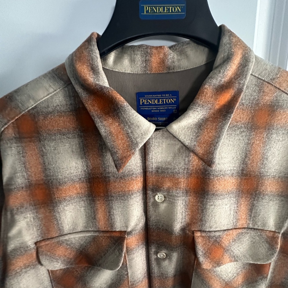 Men’s Pendleton - like new -WITH GREENSPANS COVER